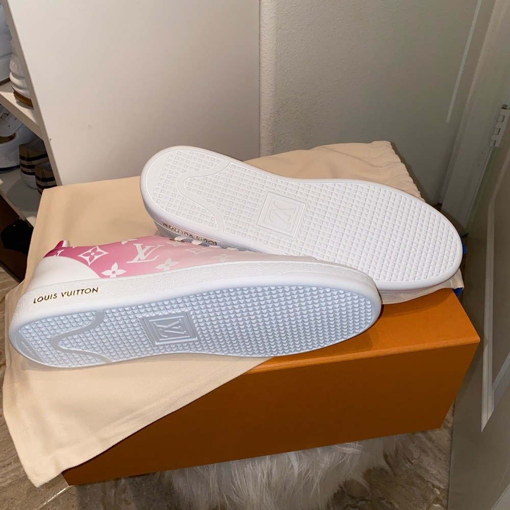 💕SOLD💕Louis Vuitton 2020 front row sneakers pink - Picture 5 of 8